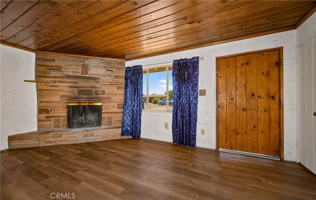 21798 Standing Rock Ave, Apple Valley, CA 92307