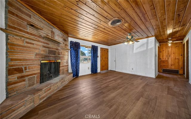 21798 Standing Rock Ave, Apple Valley, CA 92307