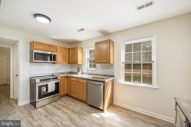 36 PLUMOSA DR, Fredericksburg, VA 22405