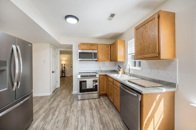36 PLUMOSA DR, Fredericksburg, VA 22405