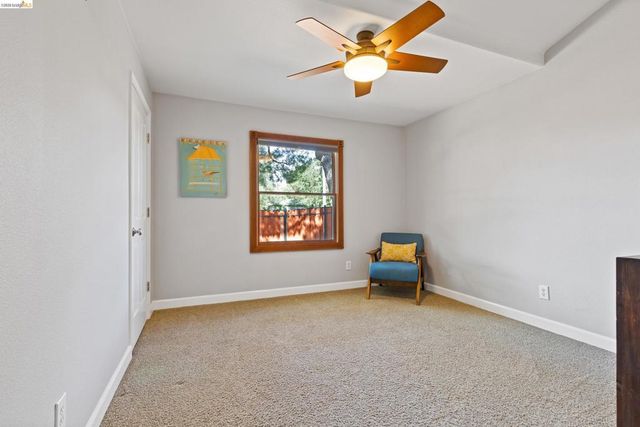 5502 Sparas ST, Loomis, CA 95650