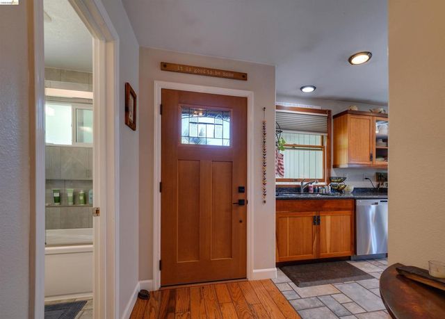 5502 Sparas ST, Loomis, CA 95650