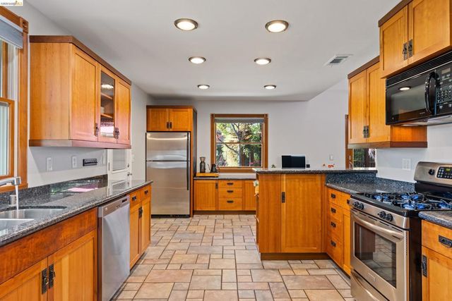 5502 Sparas ST, Loomis, CA 95650