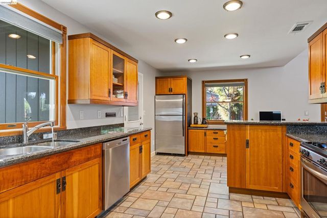 5502 Sparas ST, Loomis, CA 95650