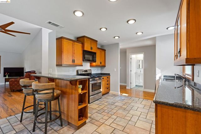 5502 Sparas ST, Loomis, CA 95650