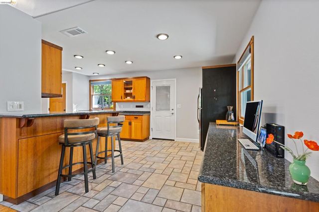 5502 Sparas ST, Loomis, CA 95650