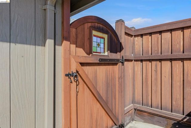 5502 Sparas ST, Loomis, CA 95650