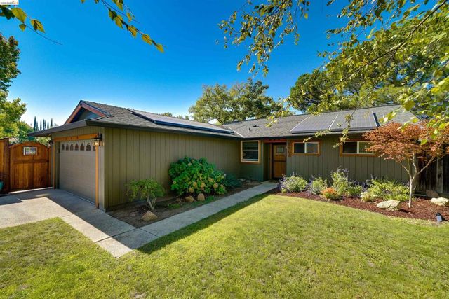 5502 Sparas ST, Loomis, CA 95650