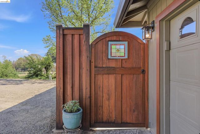 5502 Sparas ST, Loomis, CA 95650