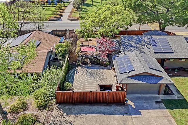 5502 Sparas ST, Loomis, CA 95650