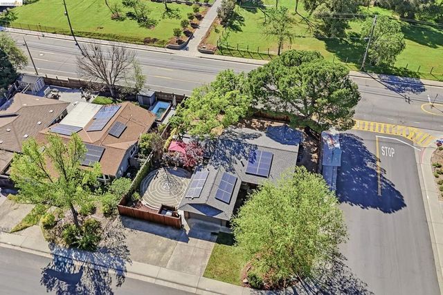 5502 Sparas ST, Loomis, CA 95650