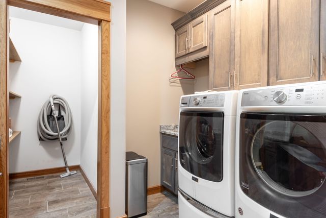 11700 Westvalley Drive, Crown Point, IN 46307