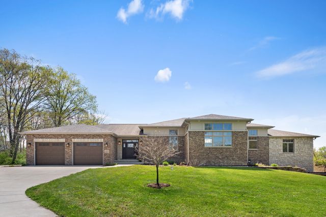 11700 Westvalley Drive, Crown Point, IN 46307