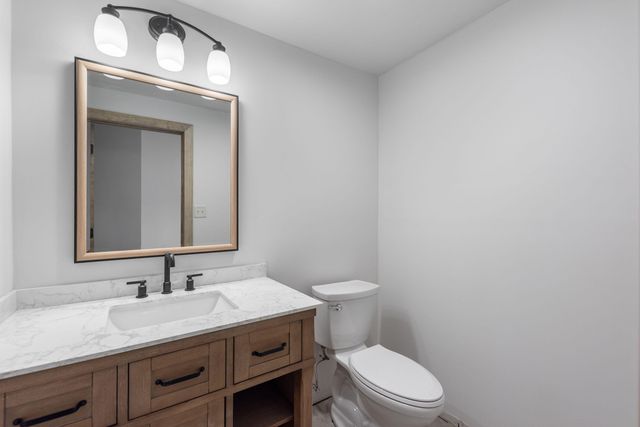 11700 Westvalley Drive, Crown Point, IN 46307