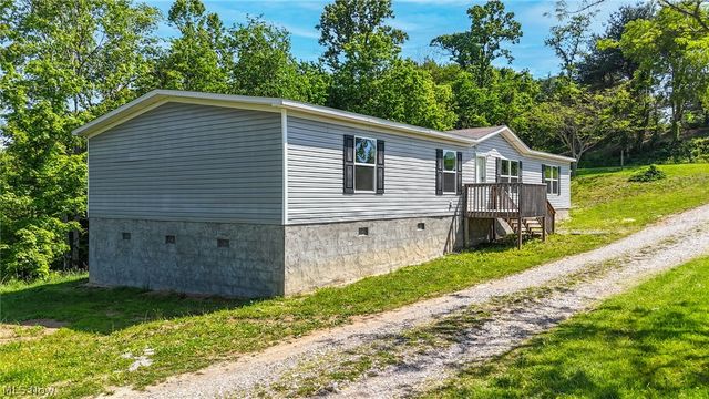 7455 Stanleyville Road, Whipple, OH 45788