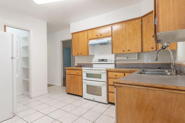 106 N KENTUCKY AVENUE, Deland, FL 32724