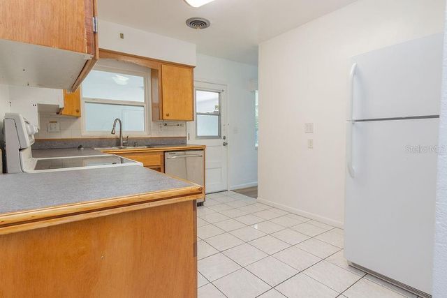 106 N KENTUCKY AVENUE, Deland, FL 32724