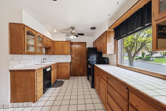 3150 W Queen Pl, Spokane, WA 99205