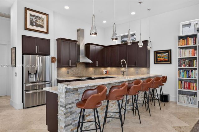 1136 Ginger Cir, Weston, FL 33326