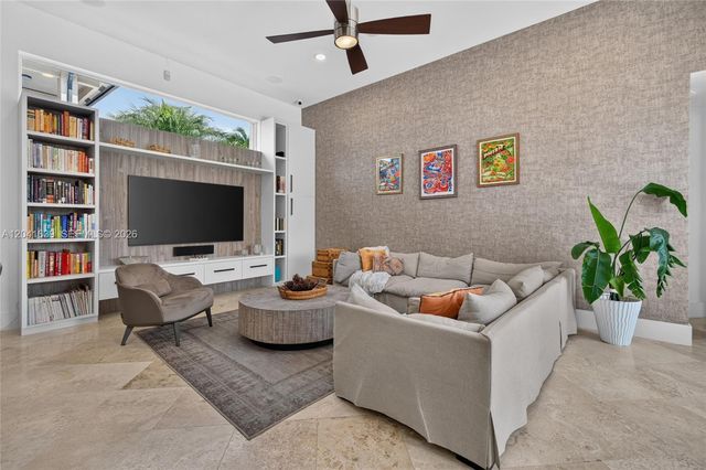 1136 Ginger Cir, Weston, FL 33326