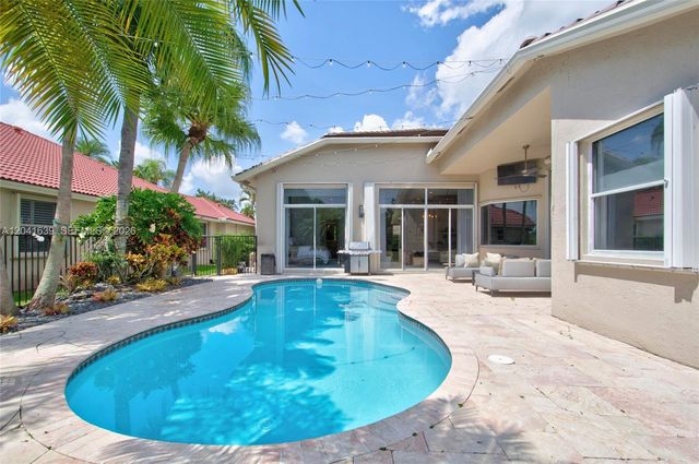 1136 Ginger Cir, Weston, FL 33326