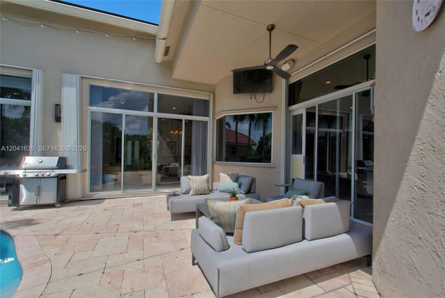 1136 Ginger Cir, Weston, FL 33326