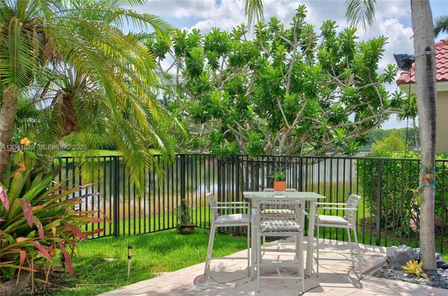1136 Ginger Cir, Weston, FL 33326