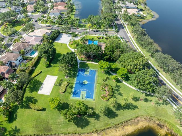 1136 Ginger Cir, Weston, FL 33326