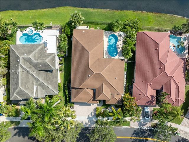 1136 Ginger Cir, Weston, FL 33326