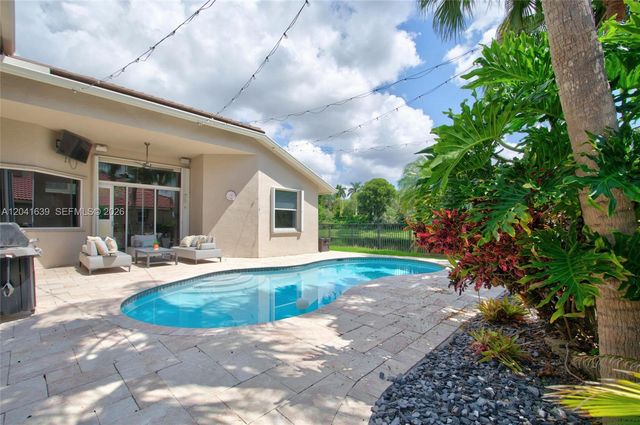 1136 Ginger Cir, Weston, FL 33326