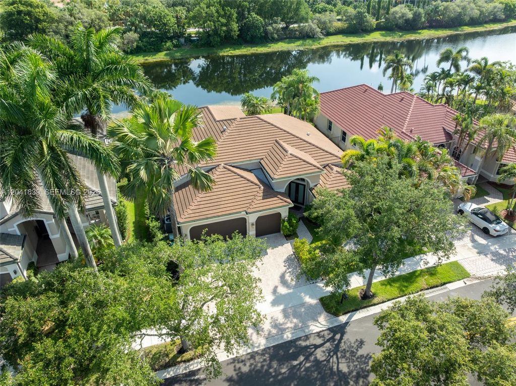 1136 Ginger Cir, Weston, FL 33326