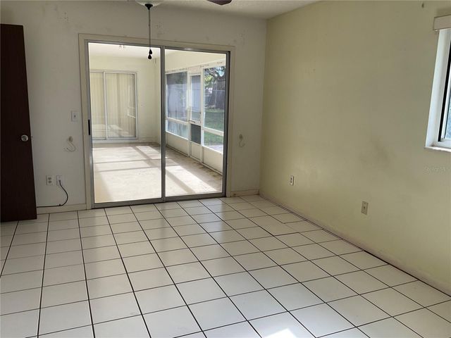 1073 W EMBASSY DRIVE, Deltona, FL 32725