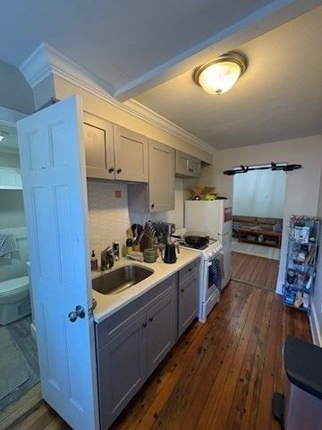 58 Bridge St 1M, Salem, MA 01970