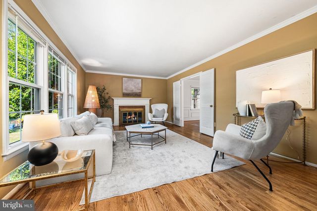 914 WAYNEWOOD BLVD, Alexandria, VA 22308