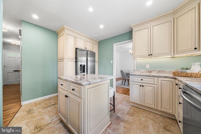914 WAYNEWOOD BLVD, Alexandria, VA 22308