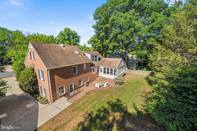 914 WAYNEWOOD BLVD, Alexandria, VA 22308