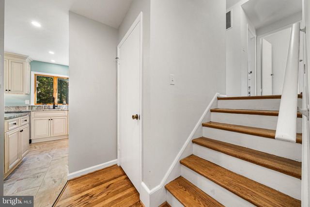 914 WAYNEWOOD BLVD, Alexandria, VA 22308