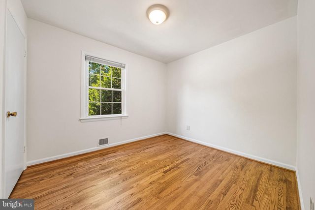914 WAYNEWOOD BLVD, Alexandria, VA 22308