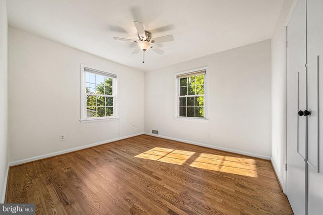 914 WAYNEWOOD BLVD, Alexandria, VA 22308