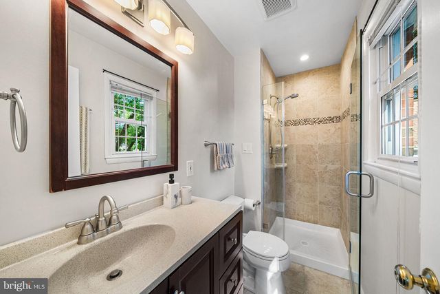 914 WAYNEWOOD BLVD, Alexandria, VA 22308