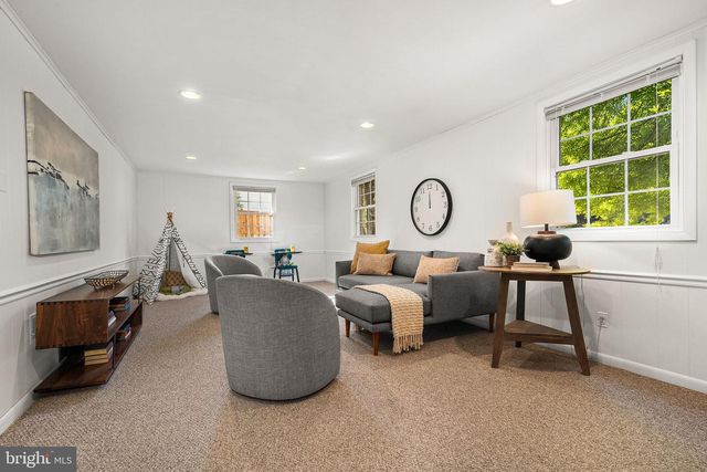914 WAYNEWOOD BLVD, Alexandria, VA 22308