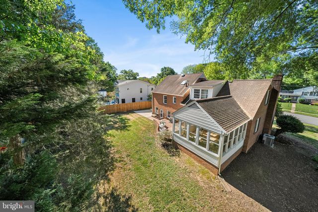 914 WAYNEWOOD BLVD, Alexandria, VA 22308