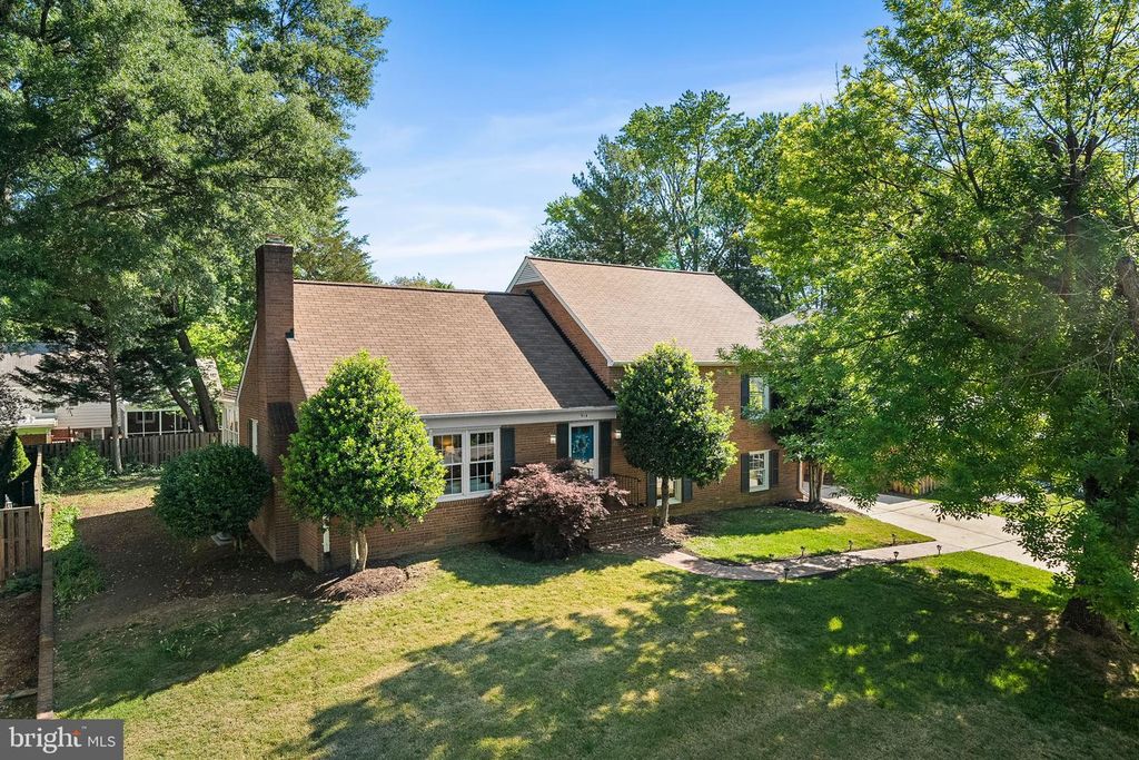 914 WAYNEWOOD BLVD, Alexandria, VA 22308