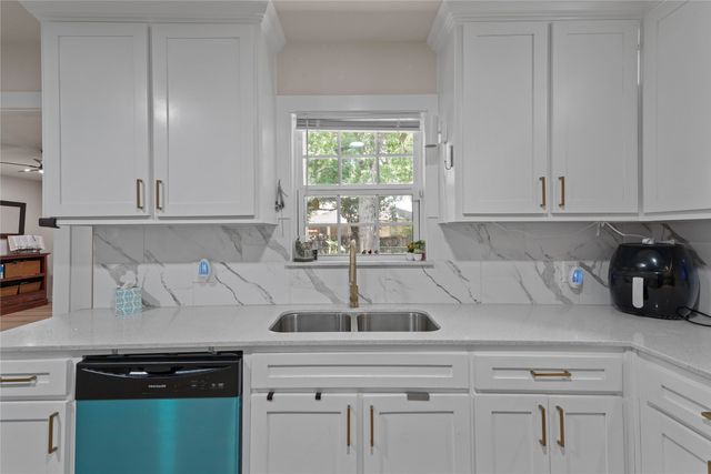 9209 Palisade Drive, Dallas, TX 75217