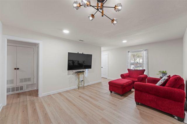 9209 Palisade Drive, Dallas, TX 75217