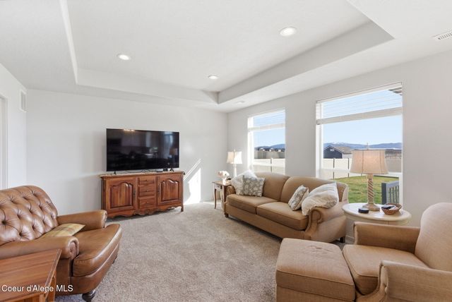 9798 N Heston LOOP, Hayden, ID 83835