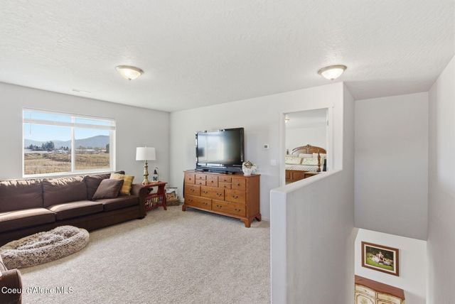 9798 N Heston LOOP, Hayden, ID 83835