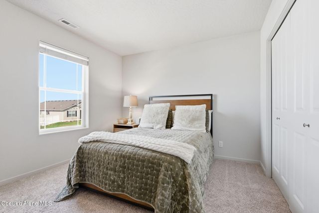 9798 N Heston LOOP, Hayden, ID 83835