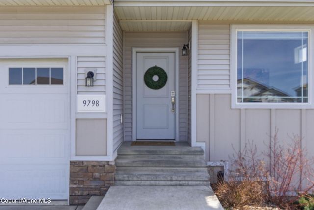 9798 N Heston LOOP, Hayden, ID 83835