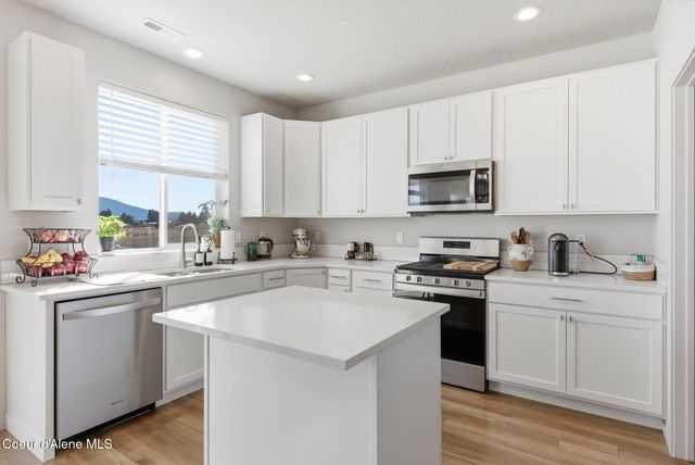 9798 N Heston LOOP, Hayden, ID 83835